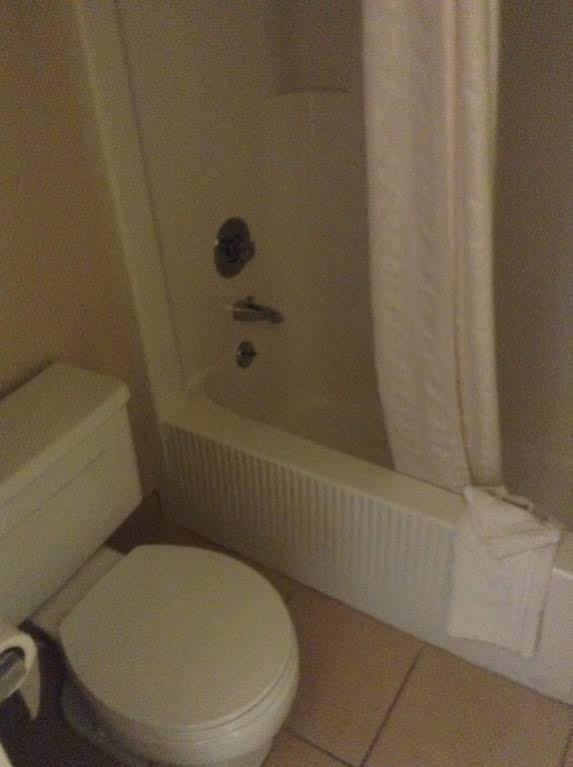 Hometown Inn And Suites Washington Экстерьер фото